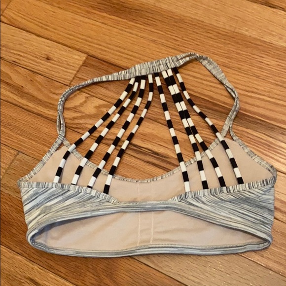 Lululemon sports bra - Picture 2 of 3